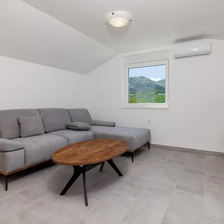 بيت للعطل Kelava *