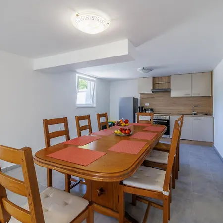 بيت للعطل Kelava *