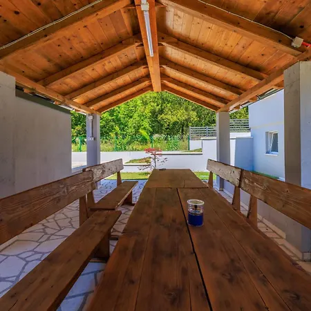 Vakantiehuis Kelava *