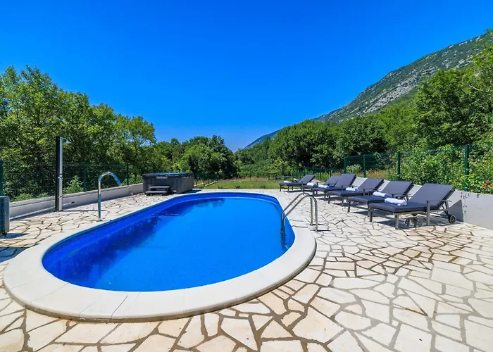 Kelava Holiday home *